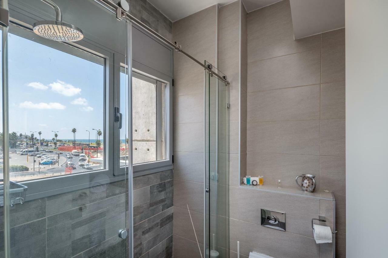 Beautiful Sunny 3 Bedrooms In Font Of The Beach Tel Aviv-Jaffa Exterior foto